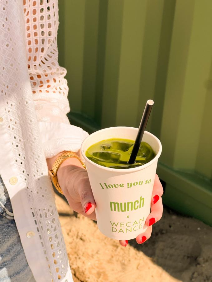 Matcha mango latte van Munch