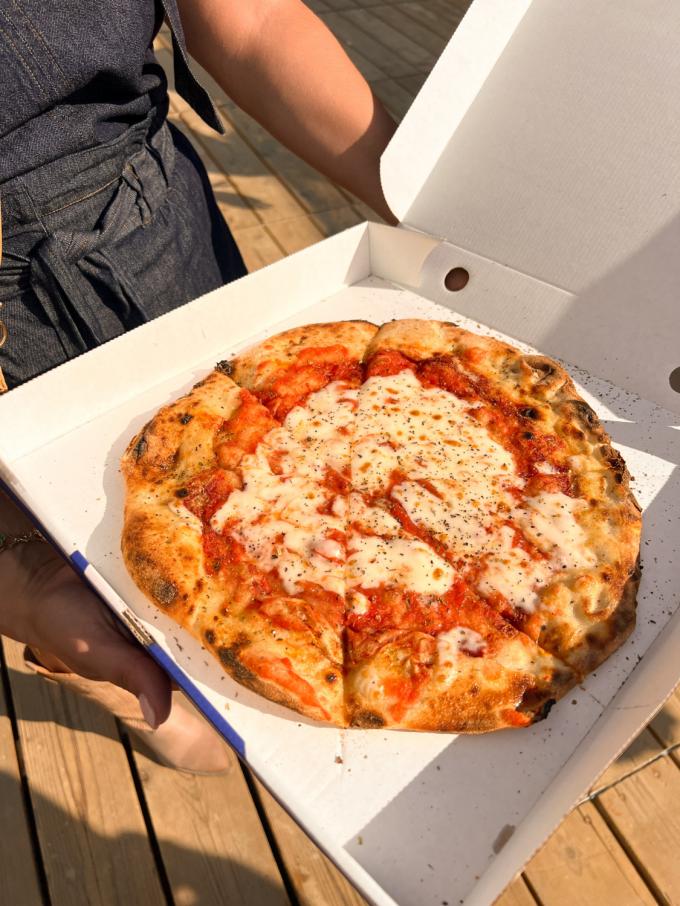 Pizza margherita van Luigi’s