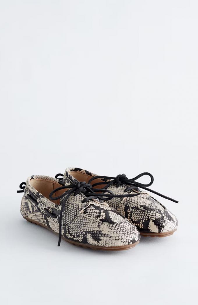 Leren bootschoenen in slangenprint