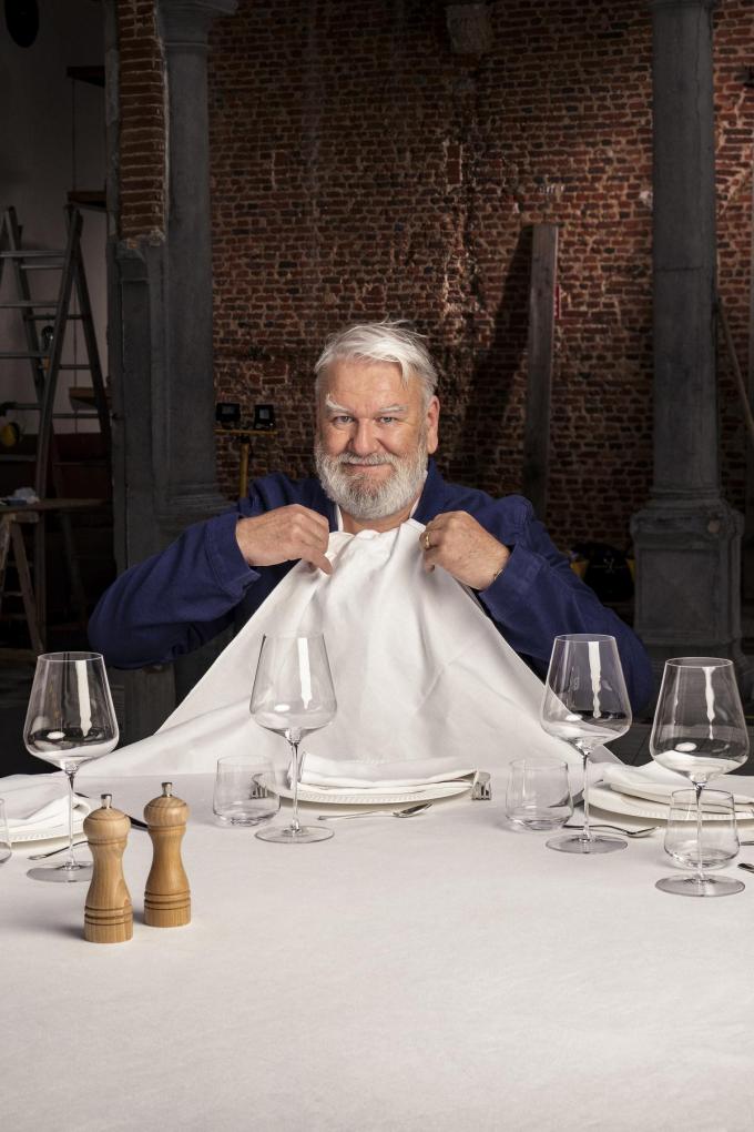 Wim Opbrouck presenteert het nieuwe seizoen van ‘Mijn Restaurant’ op VTM. Ook de Oostendse Shannah Zeebroek maakt haar opwachting, zij het dan als jurylid.