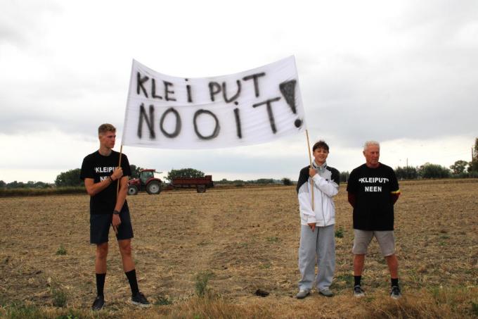 Men hield halt aan de ingang van de mogelijke toekomstige ontginningssite.