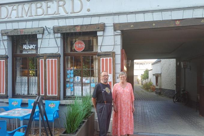 Niet enkel de gevel, maar ook het interieur straalt nostalgie uit. Iets wat Johan Vroman en Elly Ensink altijd behouden hebben. (foto WVS)