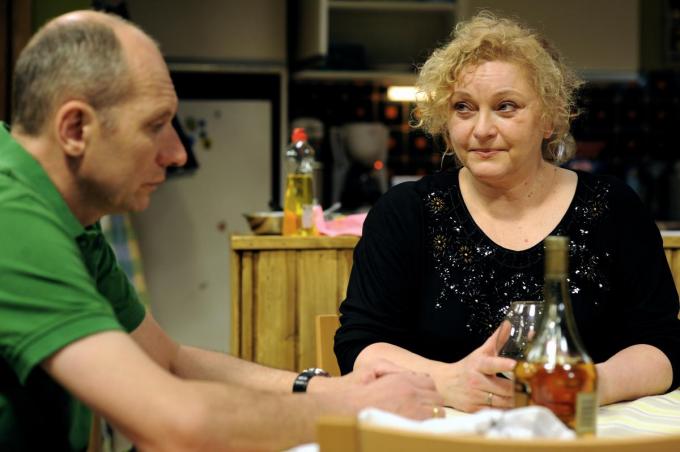 Ingrid De Vos heeft al een rijkgevulde televisiecarrière achter de rug. Hier zie je haar als Francine in Familie in 2010, met naast haar Jef De Smedt (Jan).