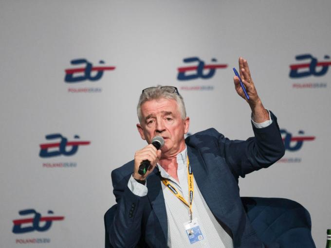 Michael O’Leary (Ryanair) annonce de nouvelles lignes à Charleroi, mais rugit contre les taxes et la “stupidité du gouvernement belge”