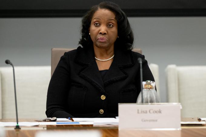 Indépendance de la Fed: Lisa Cook contre-attaque en justice contre Trump