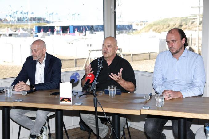 Marnix Debusschere, Pascal Badts en Jeroen Naudts op de persfoncerenite in't Zandlopertje in Zeebrugge.