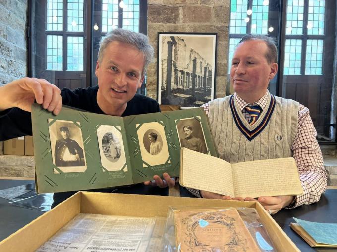 Arnout met Dominiek Dendooven in Flanders Fields Museum.