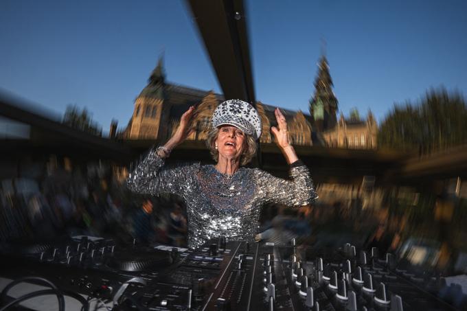 DJ Gloria, l'octogénaire qui fait danser la Suède - Getty Images