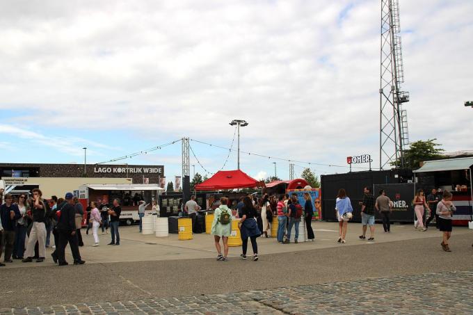 Er waren heel wat foodtrucks voorzien voor de hongerige festivalgangers.