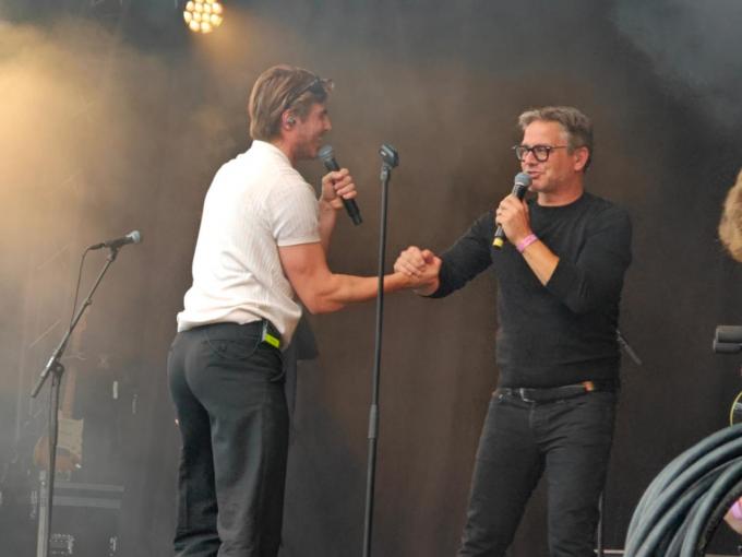 Maksim bracht Guus Meeuwis mee naar Poperinge.