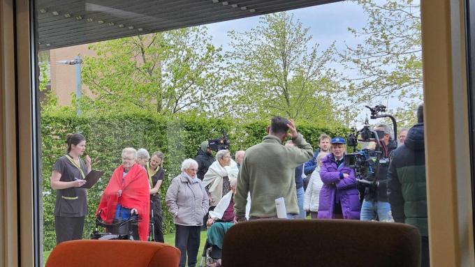 In de openingsafleveringen van het derde seizoen van Chantal kan je de bewoners en het woonzorgcentrum Sint-Anna op het scherm spotten.