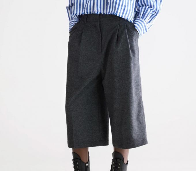 Geklede bermuda in grijze tweed