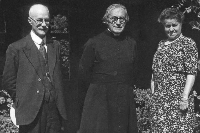 Cyriel Verschaeve (in het midden) met Jozef en Maria Lootens.