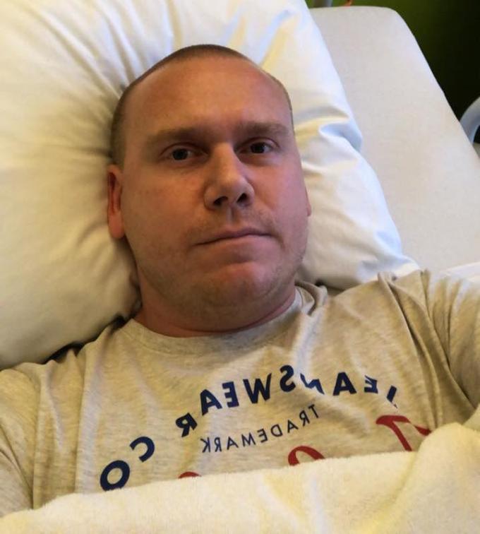Dries: “In die 27 jaar heb ik bijna 600 dagen in het ziekenhuis gelegen en in die 22 jaar met mijn spierziekte onderging ik al 17 zware operaties.”