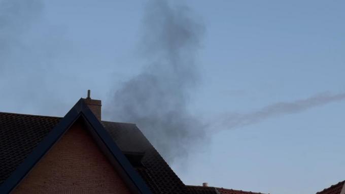 De brand zorgde voor heel wat rookontwikkeling.