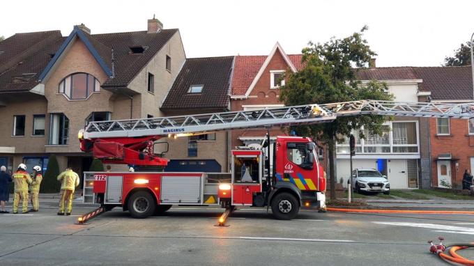 De brand ontstond in een appartementencomplex langs de Blankenbergse Steenweg. De brandweer was meteen ter plaatse.