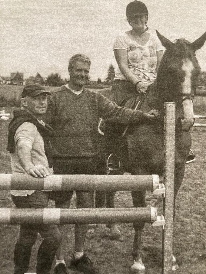 Wijlen Dirk Windels, samen met zijn dochter Febe, en daarnaast voorzitter Luc Aernoudt met zijn paard.
