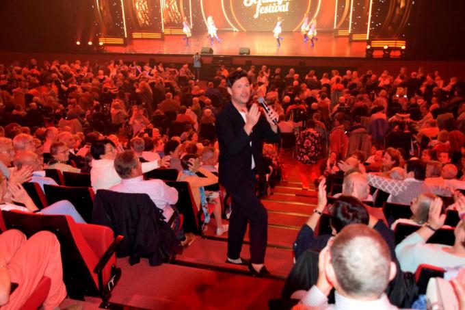 David tussen het publiek in het Studio 100 Theater in De Panne.