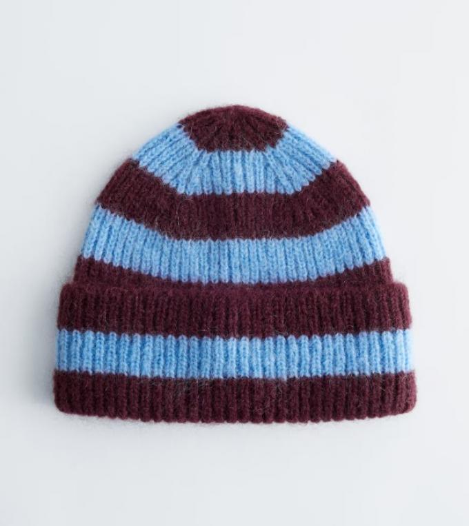 Blauw-bordeaux gestreepte beanie