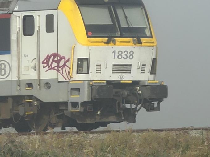Door de dichte mist is de situatie nog onduidelijk over hoe het ongeval precies is kunnen gebeuren.