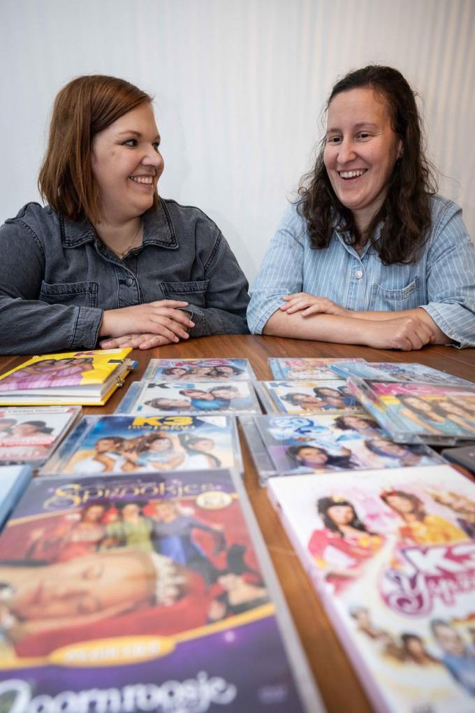 Door (rechts) is stiekem toch blij dat Liesbeth (links) het niet haalde in de K3-zoektocht, anders hadden ze elkaar wellicht nooit leren kennen.