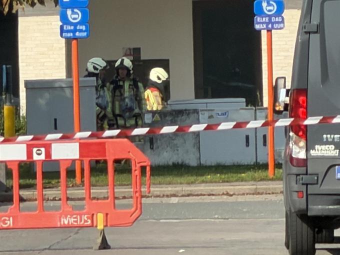 Er werd een perimeter ingesteld. De brandweer kwam ter plaatse.