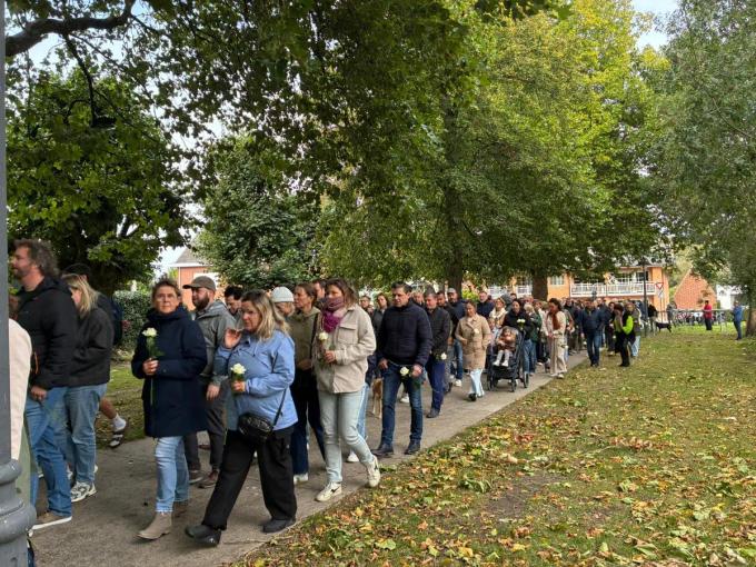 De optocht kwam tot stand door de familie van de drie slachtoffers.