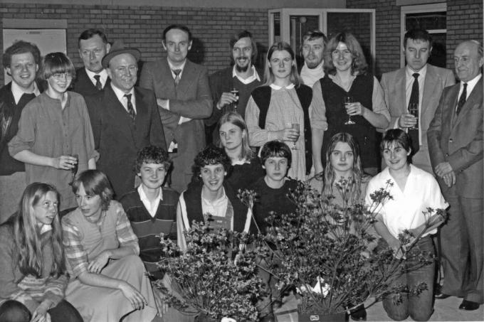 Het kampioensjaar in 1980 met boven: Luc Tanghe, An Delecluyse, Marcel Vermeersch, Noël Coussens, Paul Eeckhout, Noël Wanseele, Katrien Vermeersch, Pol Benoit, Kelly Durieu, Noël De Meulenaere en Jozef Vancanneyt. Onder: Trees Benoit, Mieke Cadron, Brigiet Missiaen, Patsy Lambrecht, Pascaline Vandenbroucke, Fanny Deloof, Caroline De Vriese en Claudine Coussens.