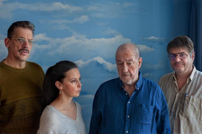 Peter van den Begin, Kristien De Proost, Josse De Pauw en Frank Lammers vertolken de hoofdrollen.
