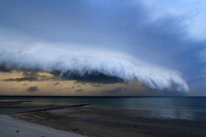 “Nog altijd krijg ik kippenvel als ik die foto van die shelfcloud bekijk”, zegt Johan.
