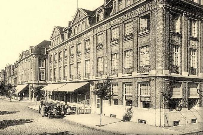 Een beeld uit de oude doos, toen het gebouw nog dienst deed als hotel-restaurant Skindles.