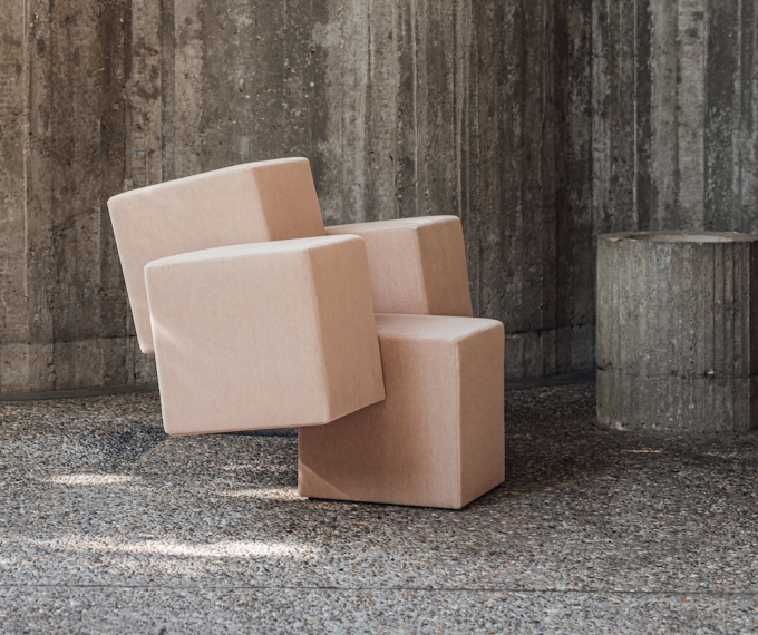 Ce spectaculaire fauteuil signé ÆTHER/MASS fait partie de nos nouveautés design préférées - Renaat Nijs