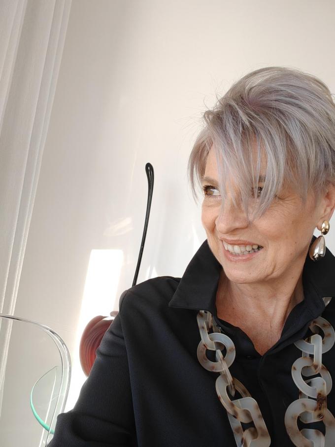 Hilde Geuens leest elke week onze krant online. (gf)