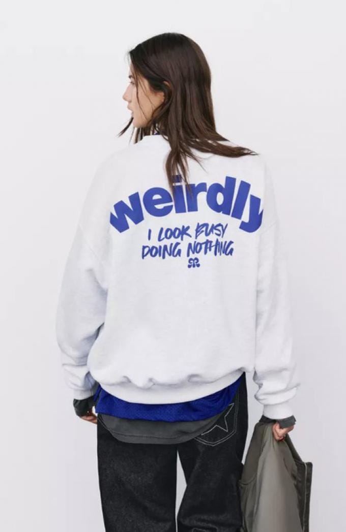 Sweater met 'weirdly'-print