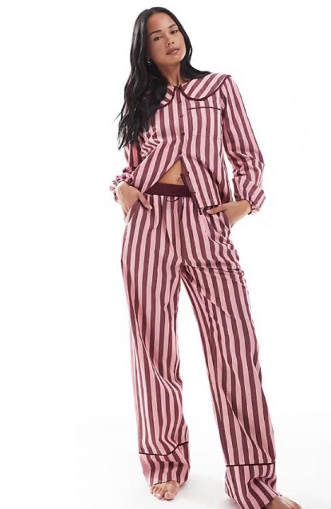 Gestreepte pyjama met kraag