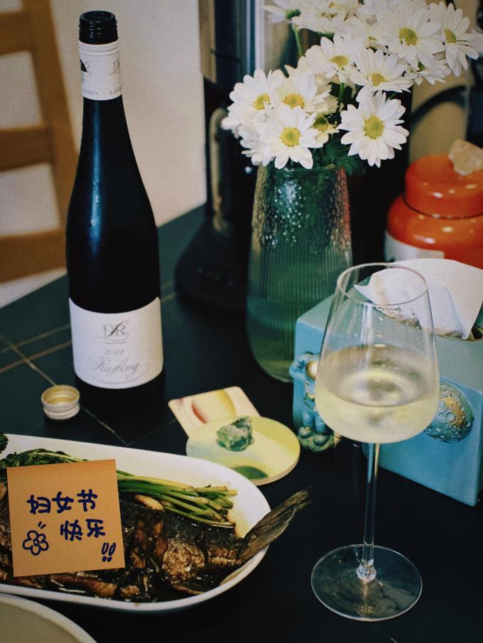 Le vin venu de Chine gagne du terrain - Unsplash (Rachel Zhan)