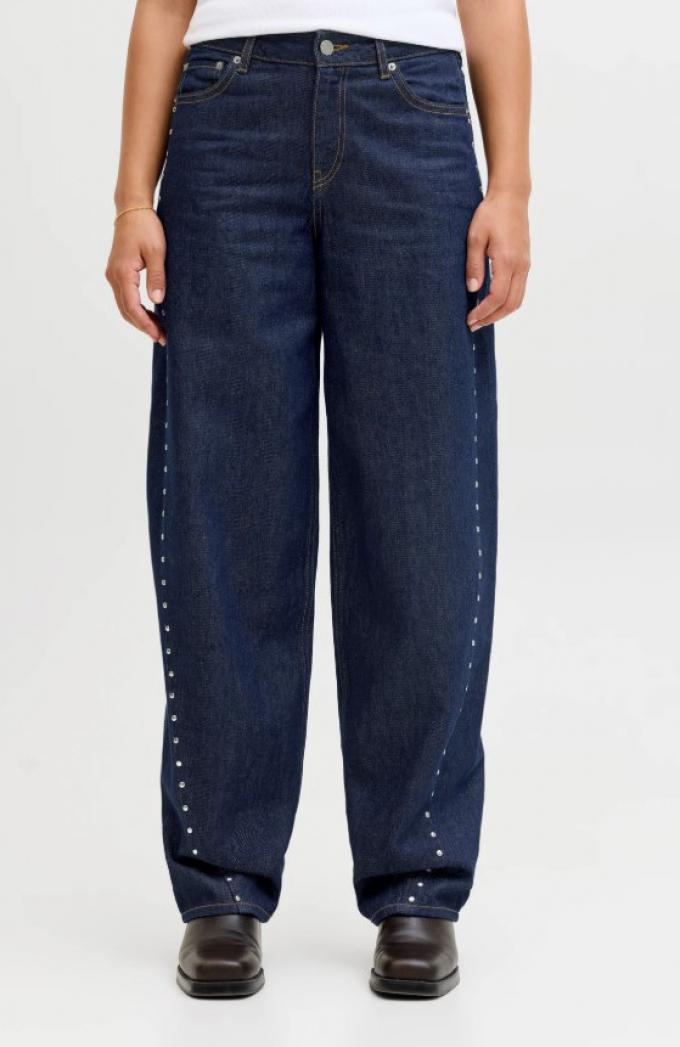 Barreljeans met studs