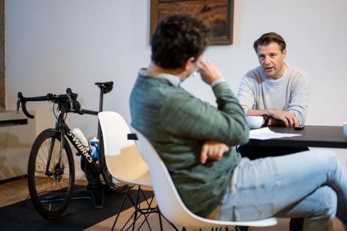 “Ik wil het niet persoonlijk maken, maar dat de overheid boven haar stand leeft, is ook de schuld van de MR, ja.”