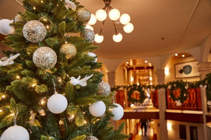 Ook op het schip is de kerstsfeer alomtegenwoordig. (foto VIVA)