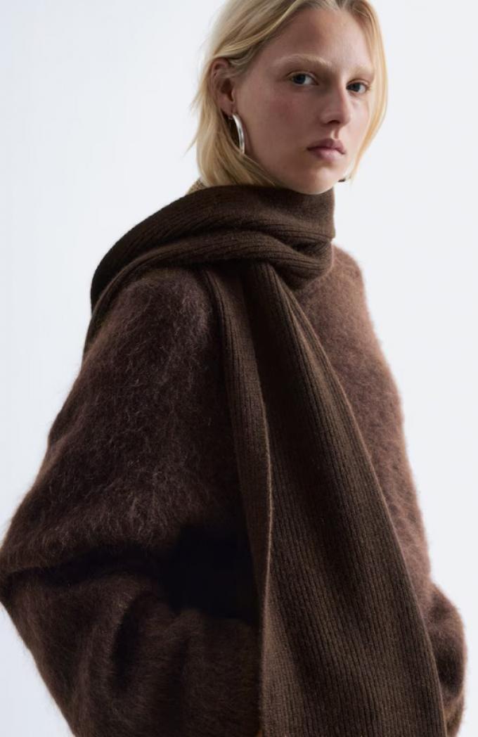 Oversized bruine trui 