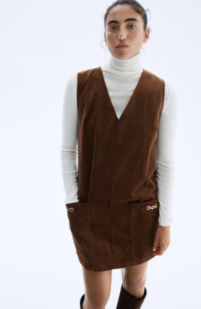 Bruin ribfluwelen jurkje