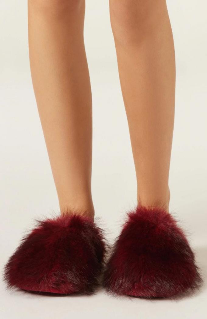 Bordeaux fluffy slippers