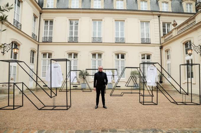 Edouard Vermeulen à Paris, lors de son défilé Natan printemps-été 2024 - Getty Images