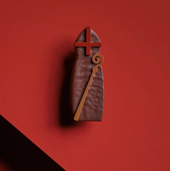 Sinterklaasfiguur met praliné