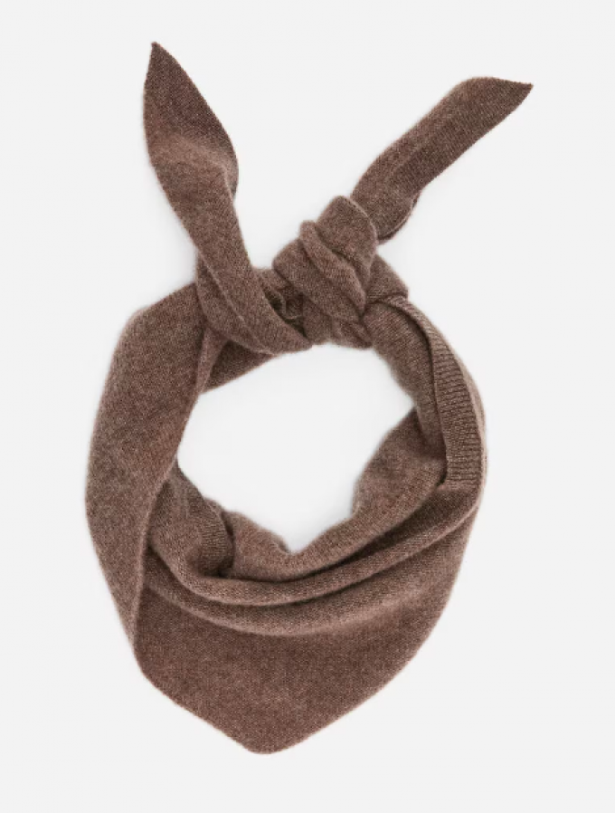 L'écharpe triangle en cachemire 