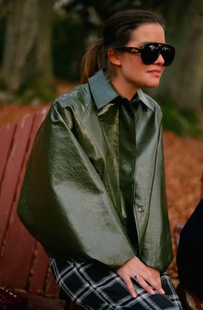 La veste en similicuir