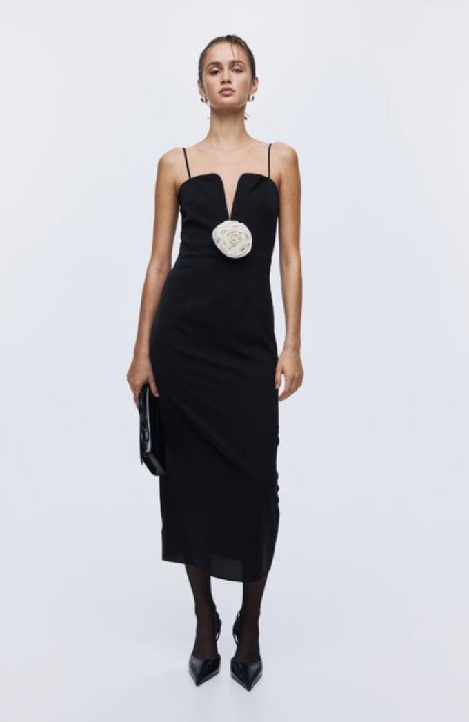 Zwarte jurk met roos