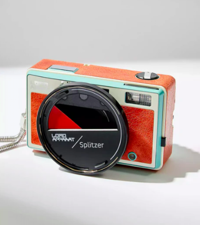 Un appareil photo argentique 