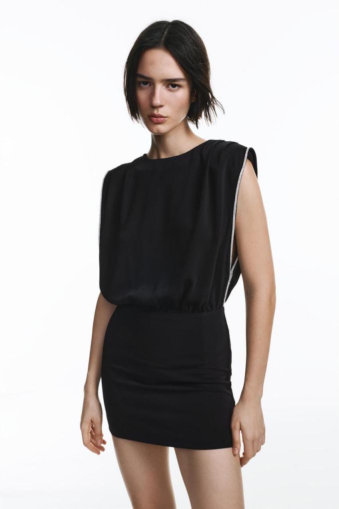 Robe courte manches strass