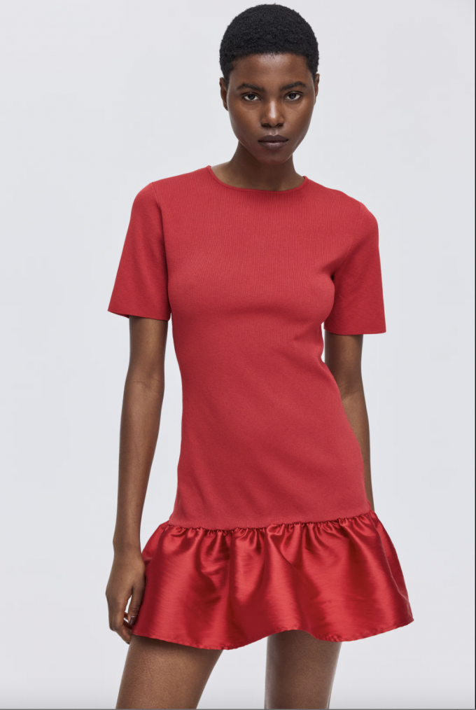 Robe rouge volant satin